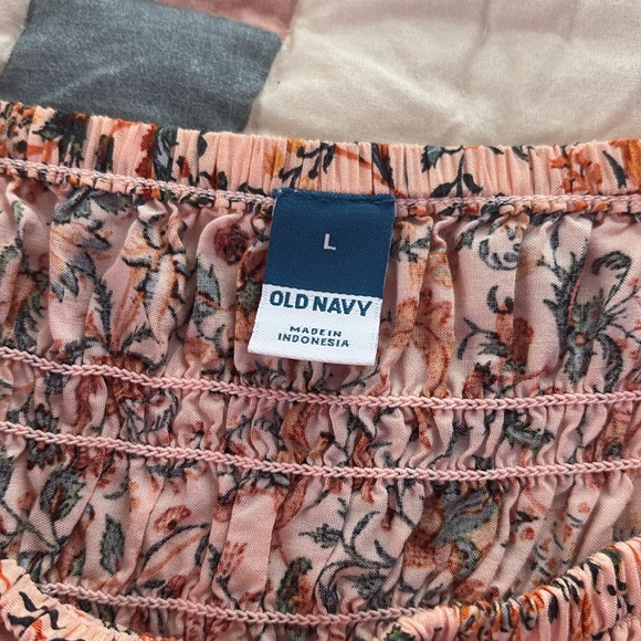 Square neck line - Picture 3 of 4